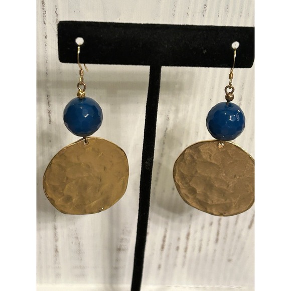 Kenneth Jay Lane Hammered Gold Medallion & Blue Agate Pierce Wire Earring Signed - Picture 8 of 13